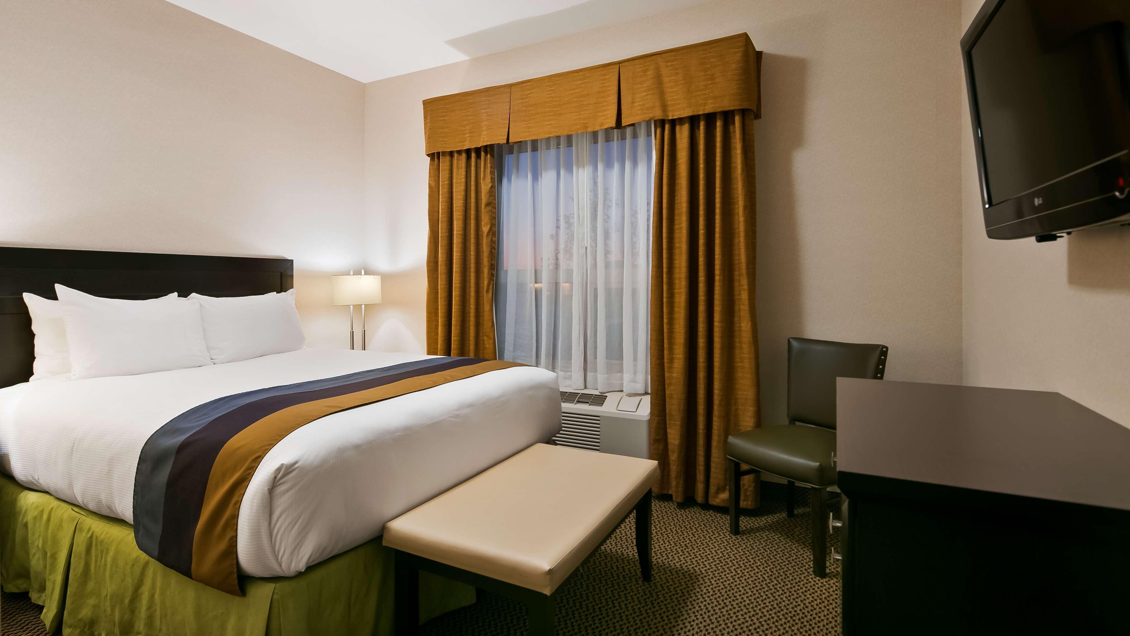Best Western Wainwright Inn & Suites Экстерьер фото