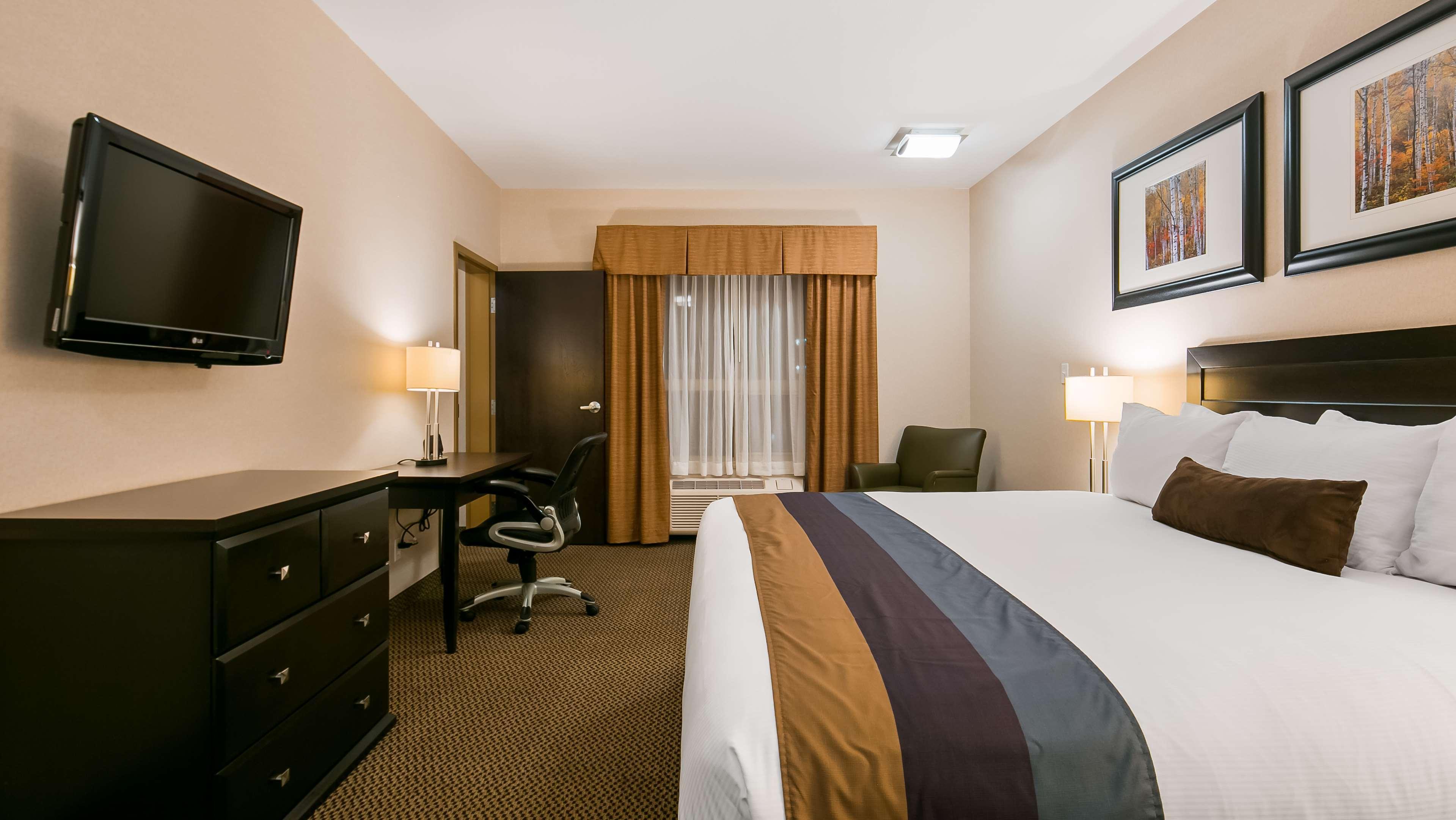Best Western Wainwright Inn & Suites Экстерьер фото