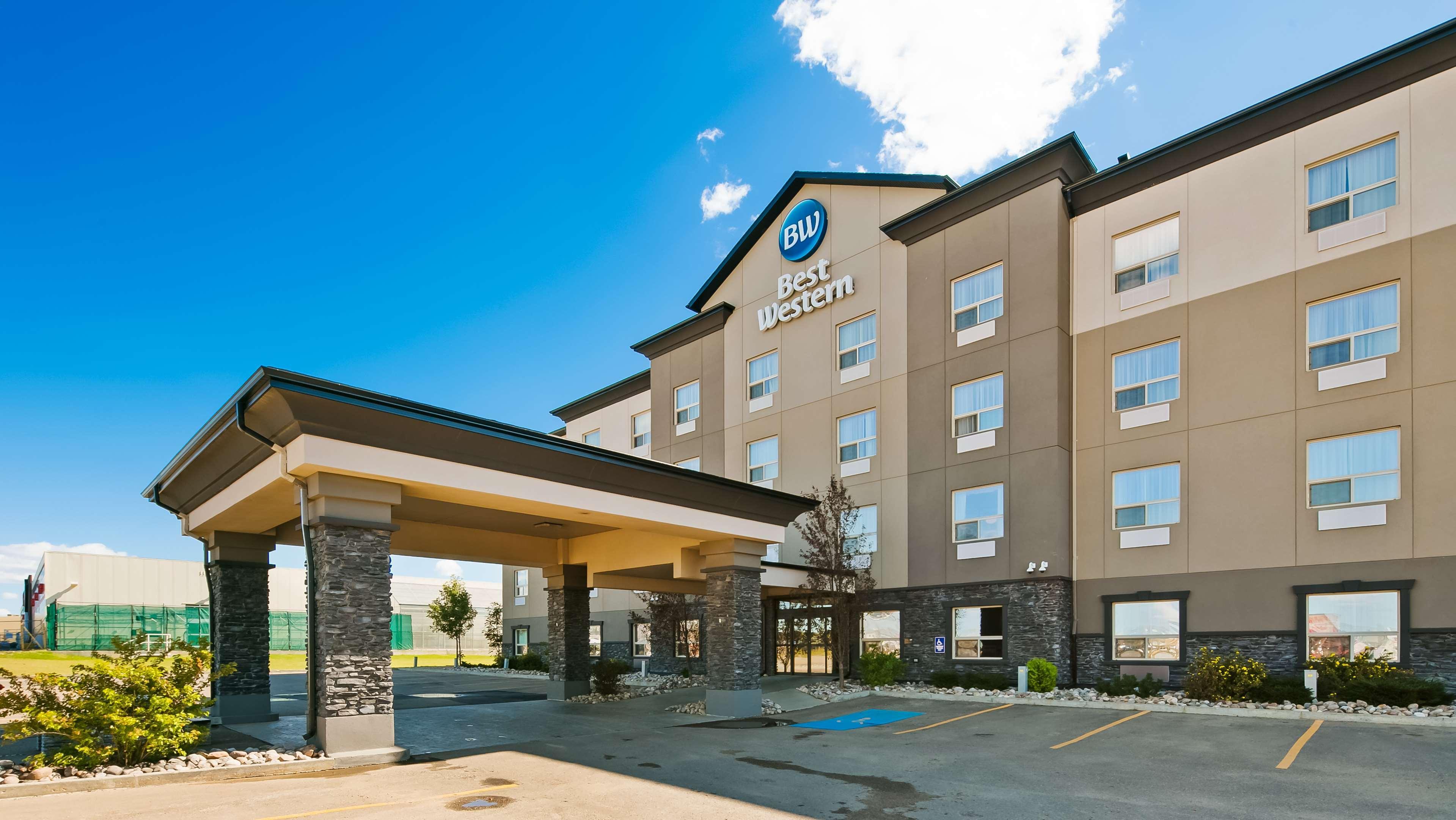 Best Western Wainwright Inn & Suites Экстерьер фото