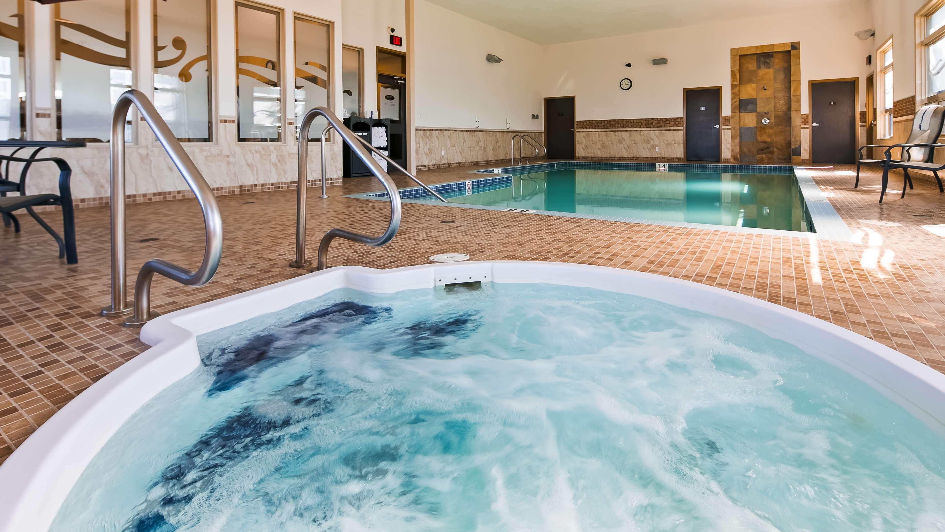 Best Western Wainwright Inn & Suites Экстерьер фото