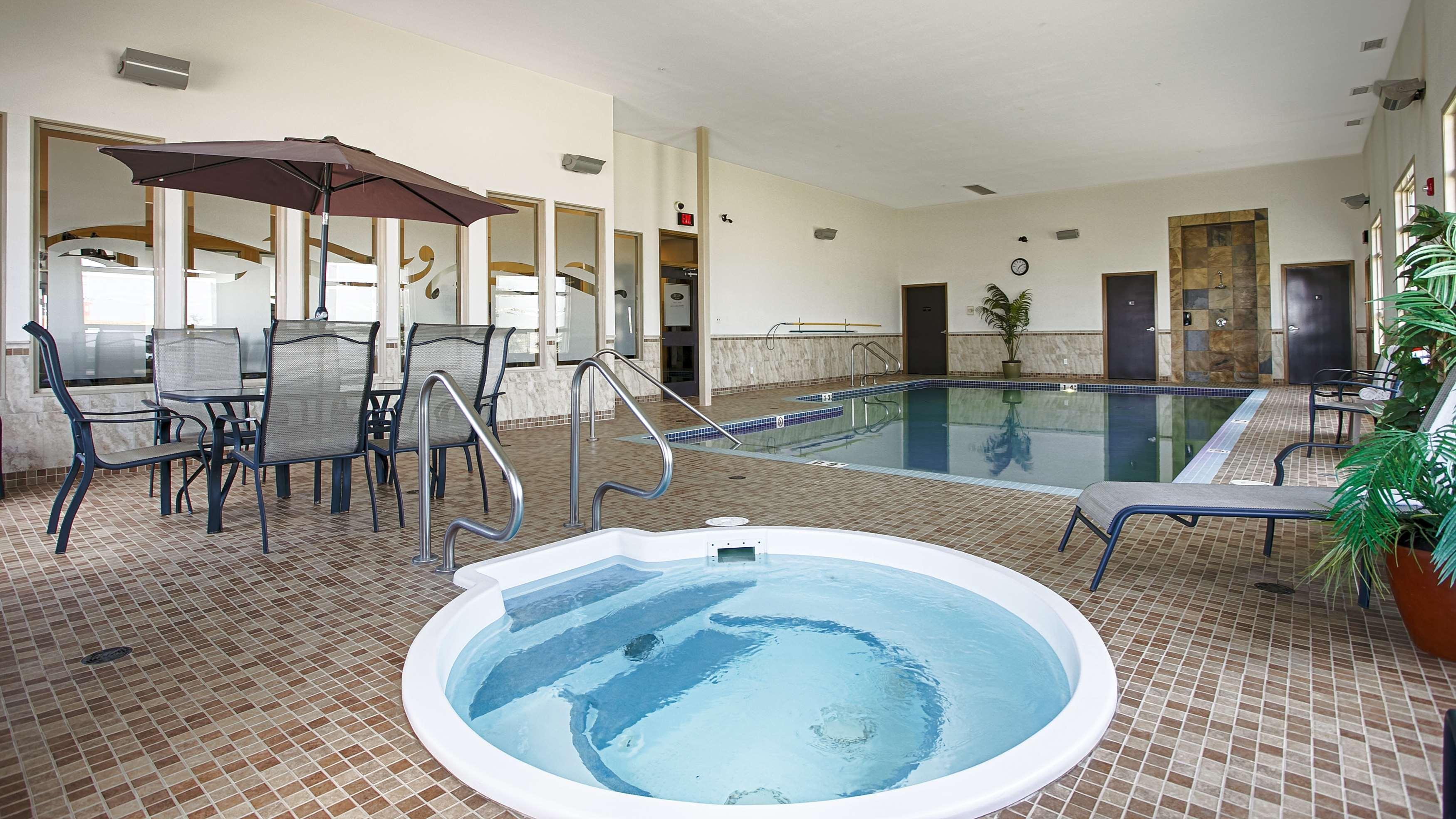 Best Western Wainwright Inn & Suites Экстерьер фото
