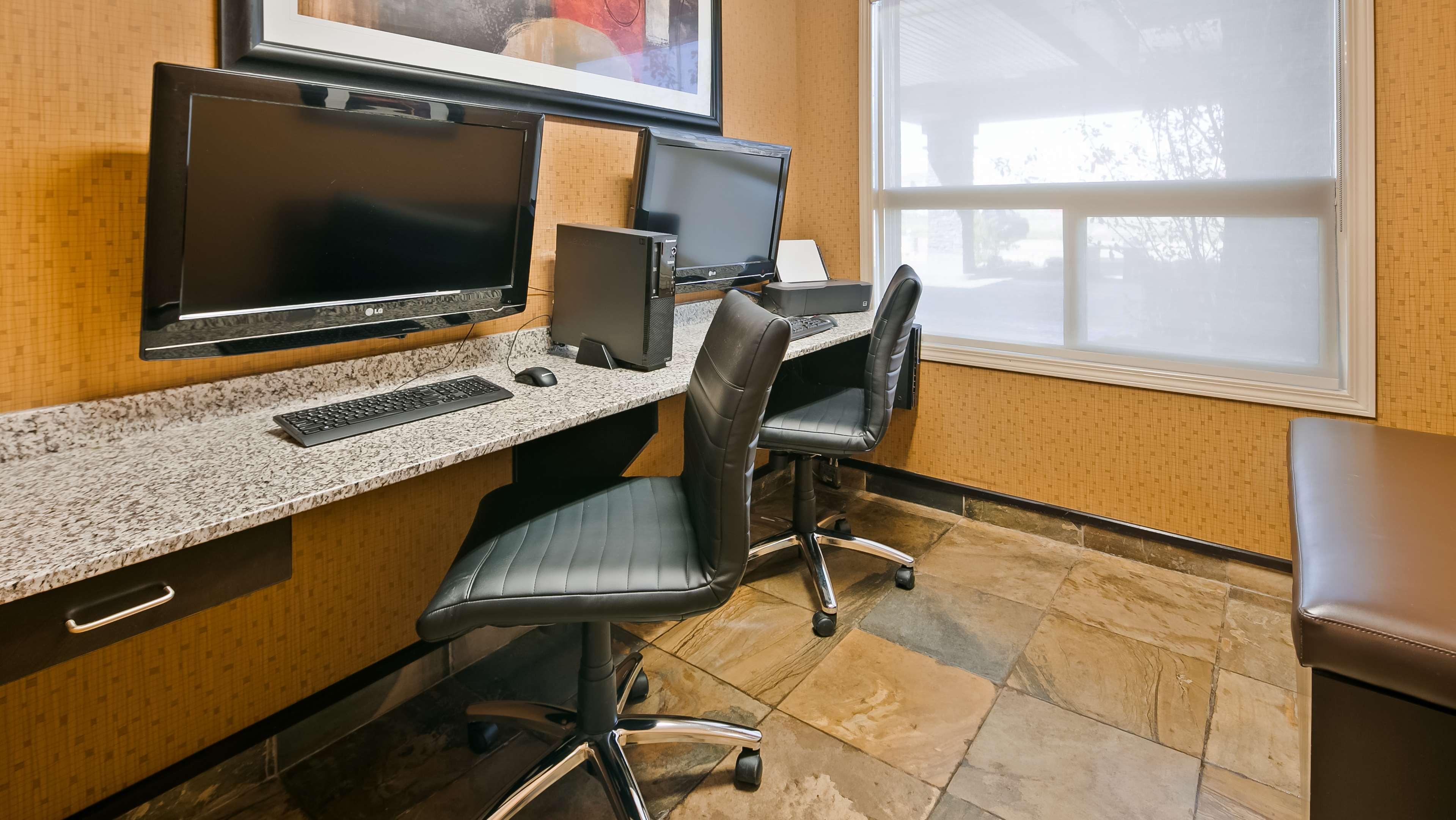 Best Western Wainwright Inn & Suites Экстерьер фото