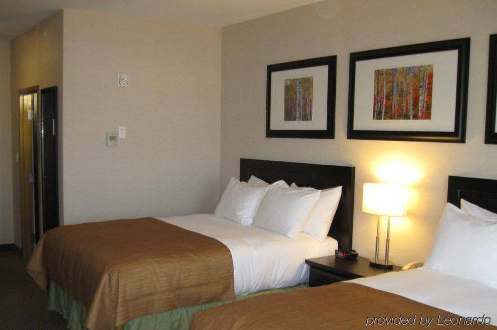 Best Western Wainwright Inn & Suites Номер фото