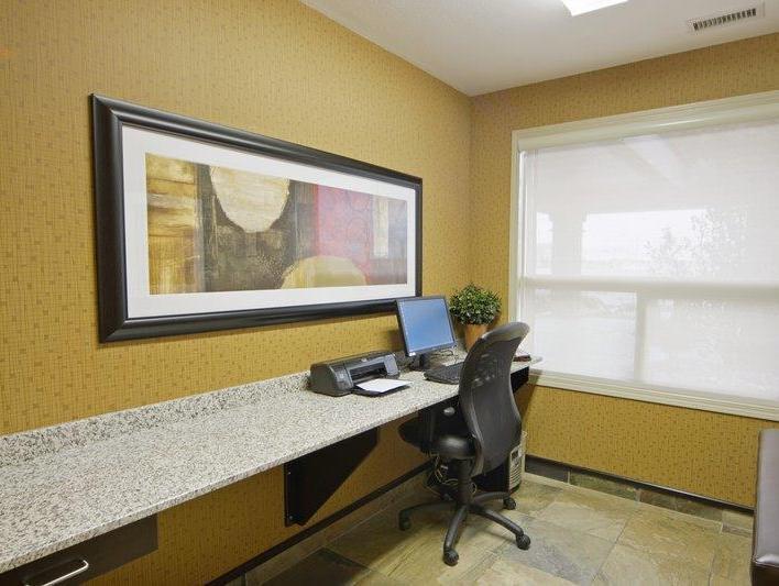 Best Western Wainwright Inn & Suites Экстерьер фото