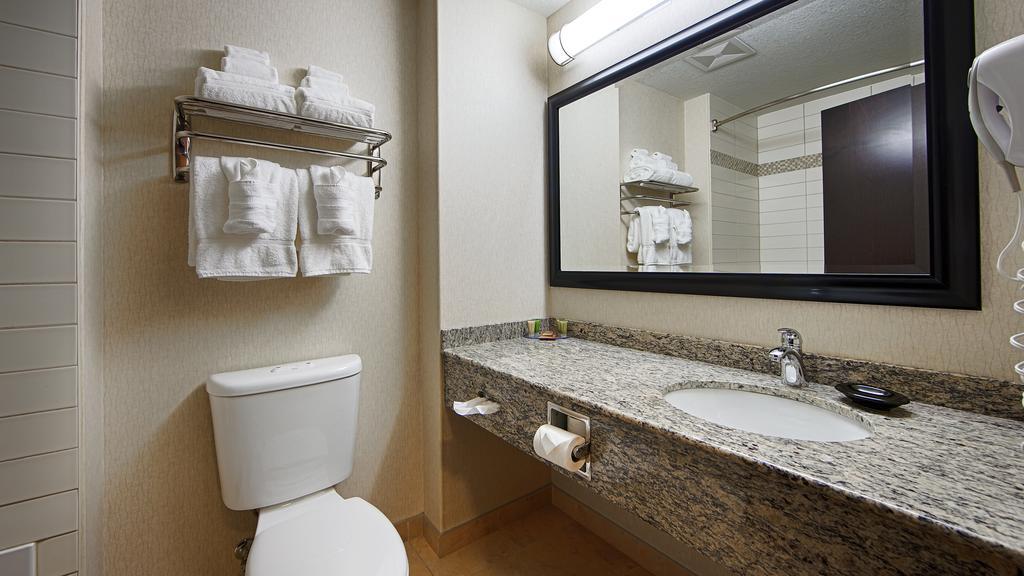 Best Western Wainwright Inn & Suites Экстерьер фото