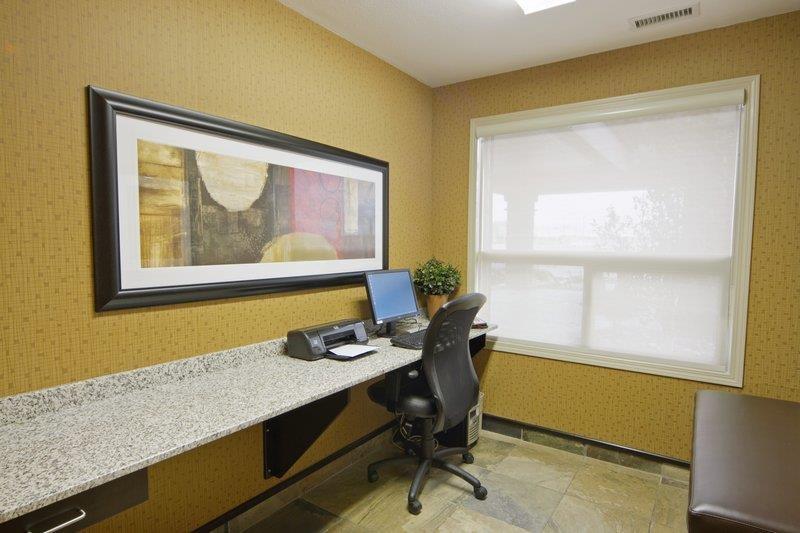 Best Western Wainwright Inn & Suites Экстерьер фото