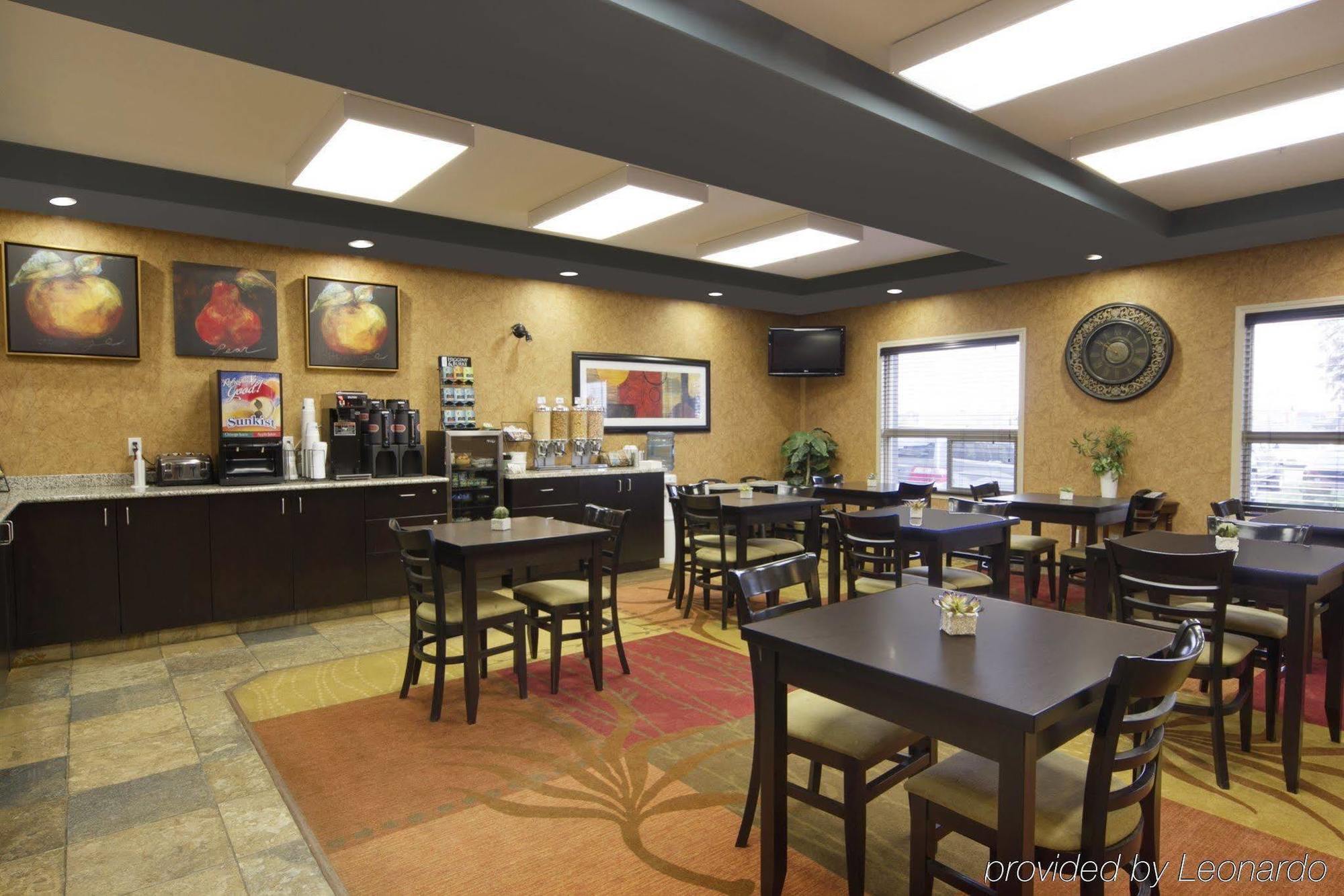 Best Western Wainwright Inn & Suites Экстерьер фото