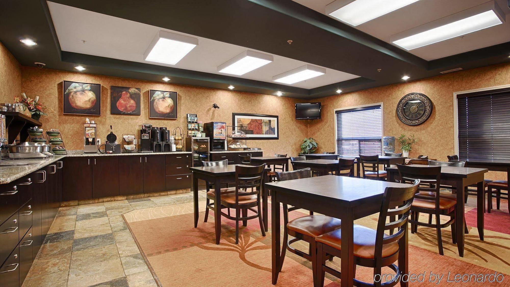 Best Western Wainwright Inn & Suites Экстерьер фото