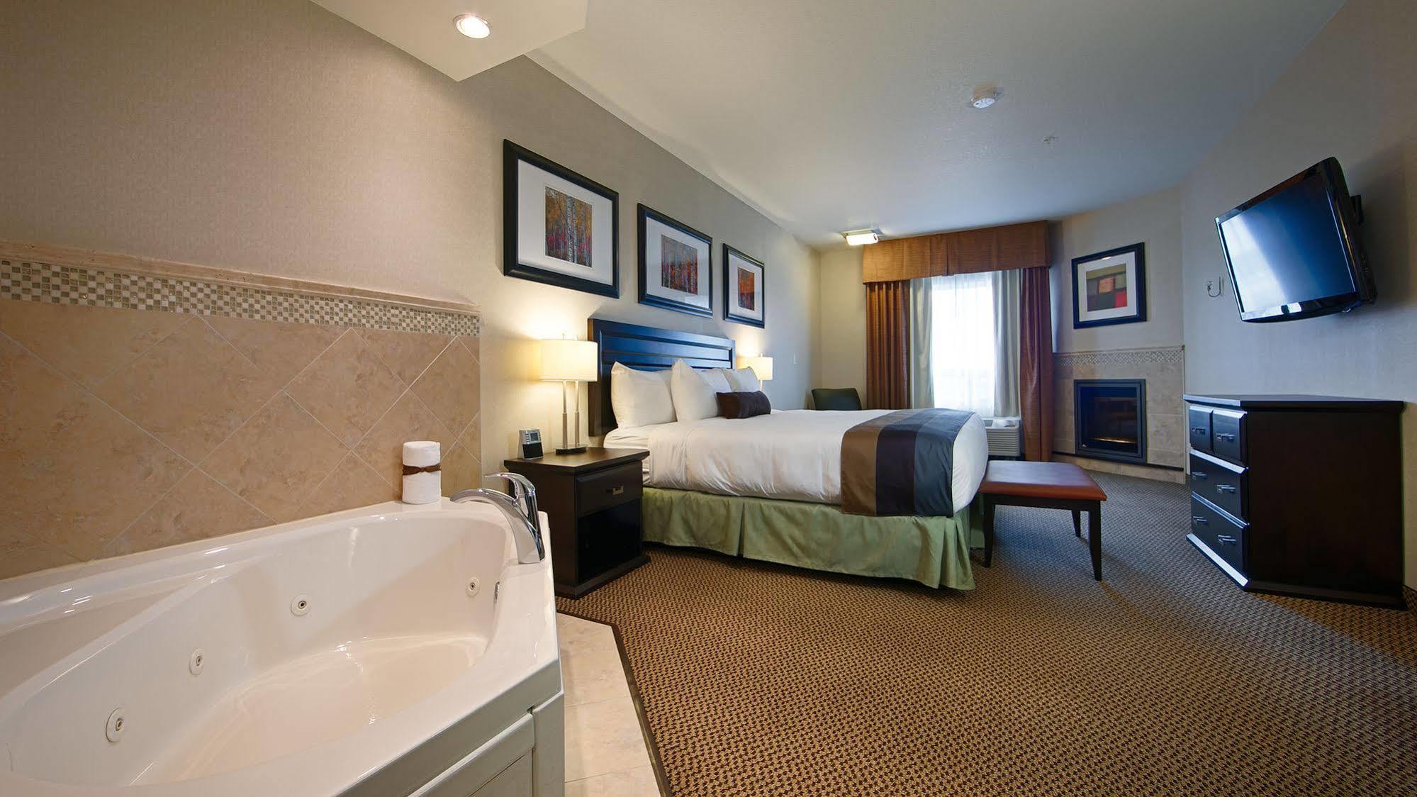 Best Western Wainwright Inn & Suites Экстерьер фото
